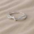 Radiant Twisted Knot Ring