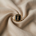 Vintage-inspired ring with black pearl