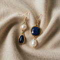 Timeless drop earrings with blue stones