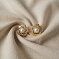 Elegant light spiral pearl earrings
