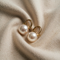 Earrings made of Gold with Teardrop Pearl