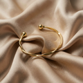 Elegant open gold jewellery